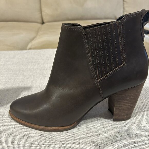 Ugg Leather Ankle Boot Size 9 - Picture 5 of 10